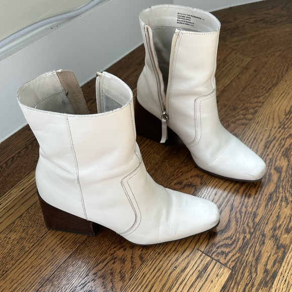 Blondo Salome Waterproof Bootie - Picture 4 of 6